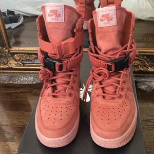 Wmns SF Air Force 1 High 'Dusty Peach' SIZE 6